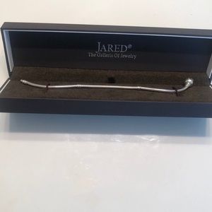 New Pandora bracelet never been worn